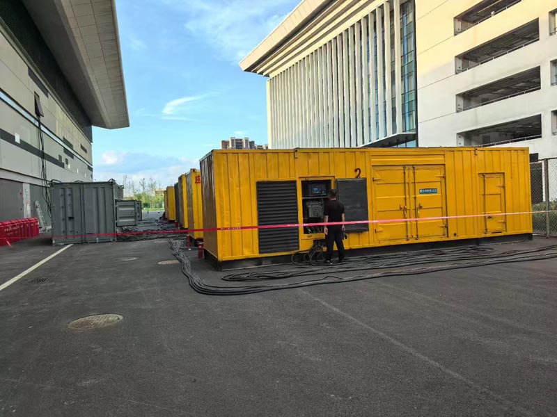 鹰手营子矿柴油发电机冬季保养注意事项？